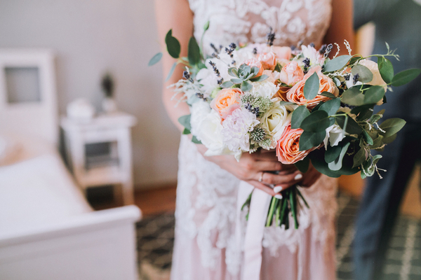 結婚式にngなアクセサリーはコレで確認 マナーを守ったおすすめ商品もご紹介 Wellmannered 結婚式にngなアクセサリーはコレで確認 マナーを守ったおすすめ商品もご紹介 Wellmannered