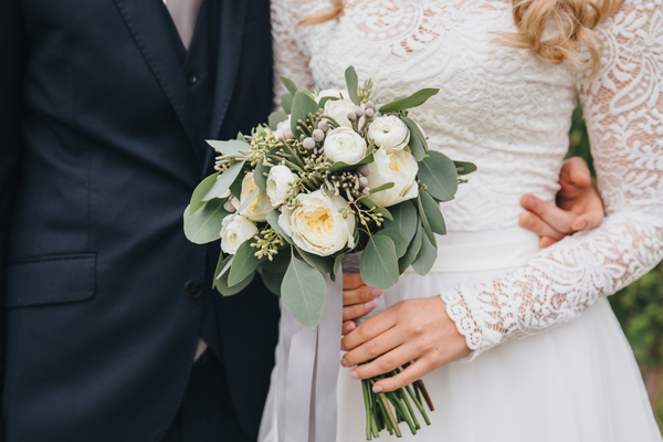 結婚祝いのメッセージは何を書くべき 喜ばれる一言例文とマナーもご紹介 2ページ Wellmannered