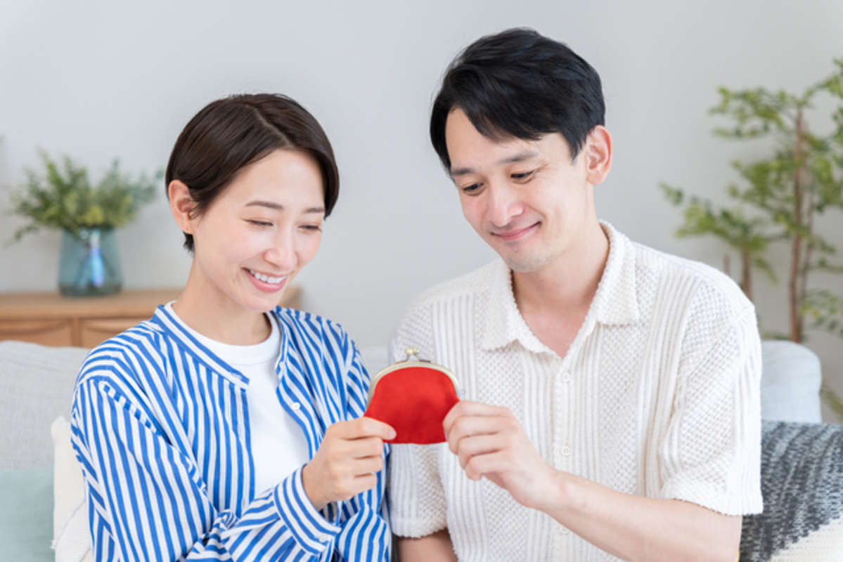 ふたり暮らしの初期費用を分担する夫婦