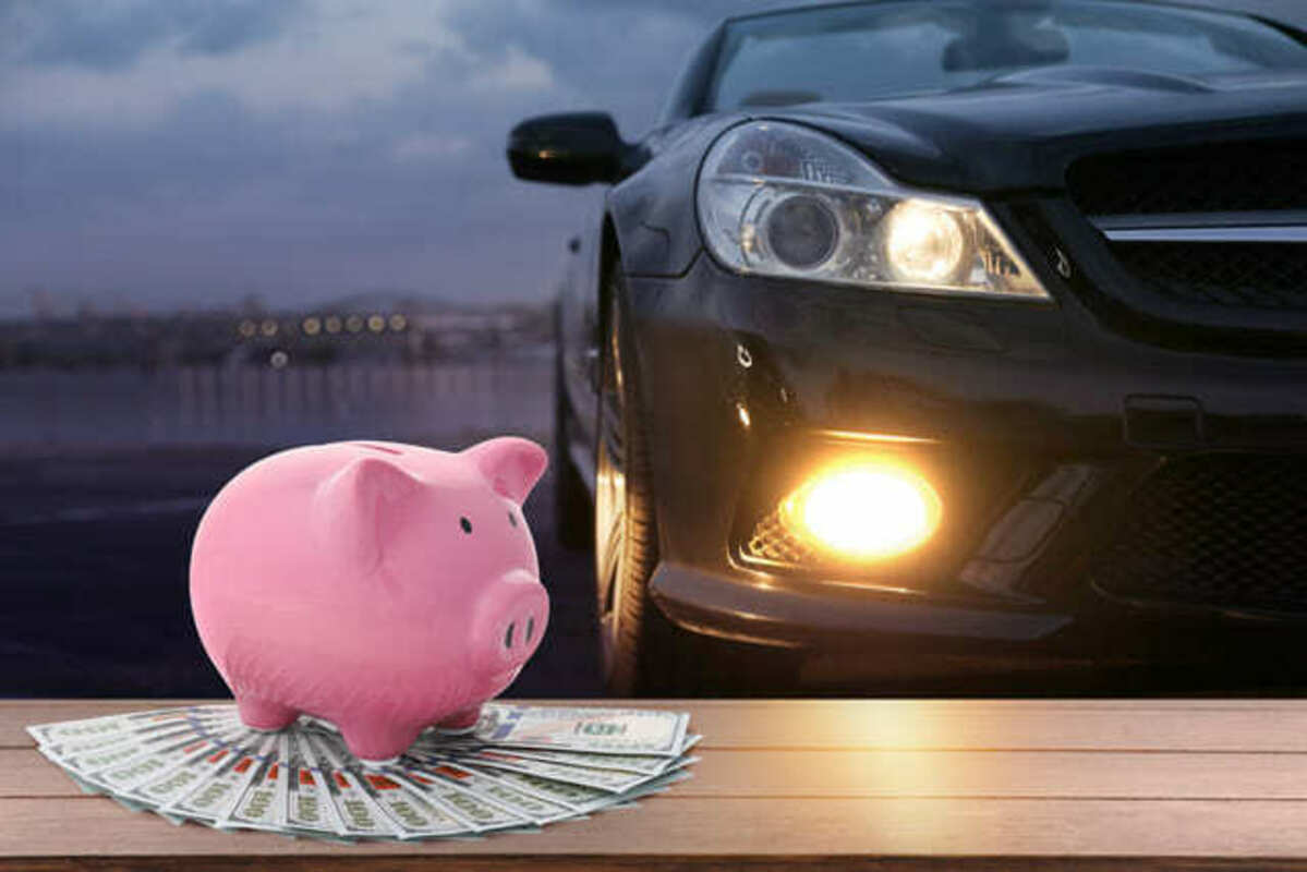 車と貯金箱