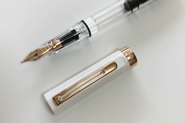 お気に入りのインクが主役になる。台湾発TWSBI（ツイスビー）の