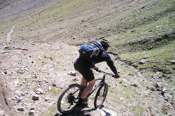 ドロッパーシートポストとは 自転車のサドルを上下する仕組みを解説 Activel
