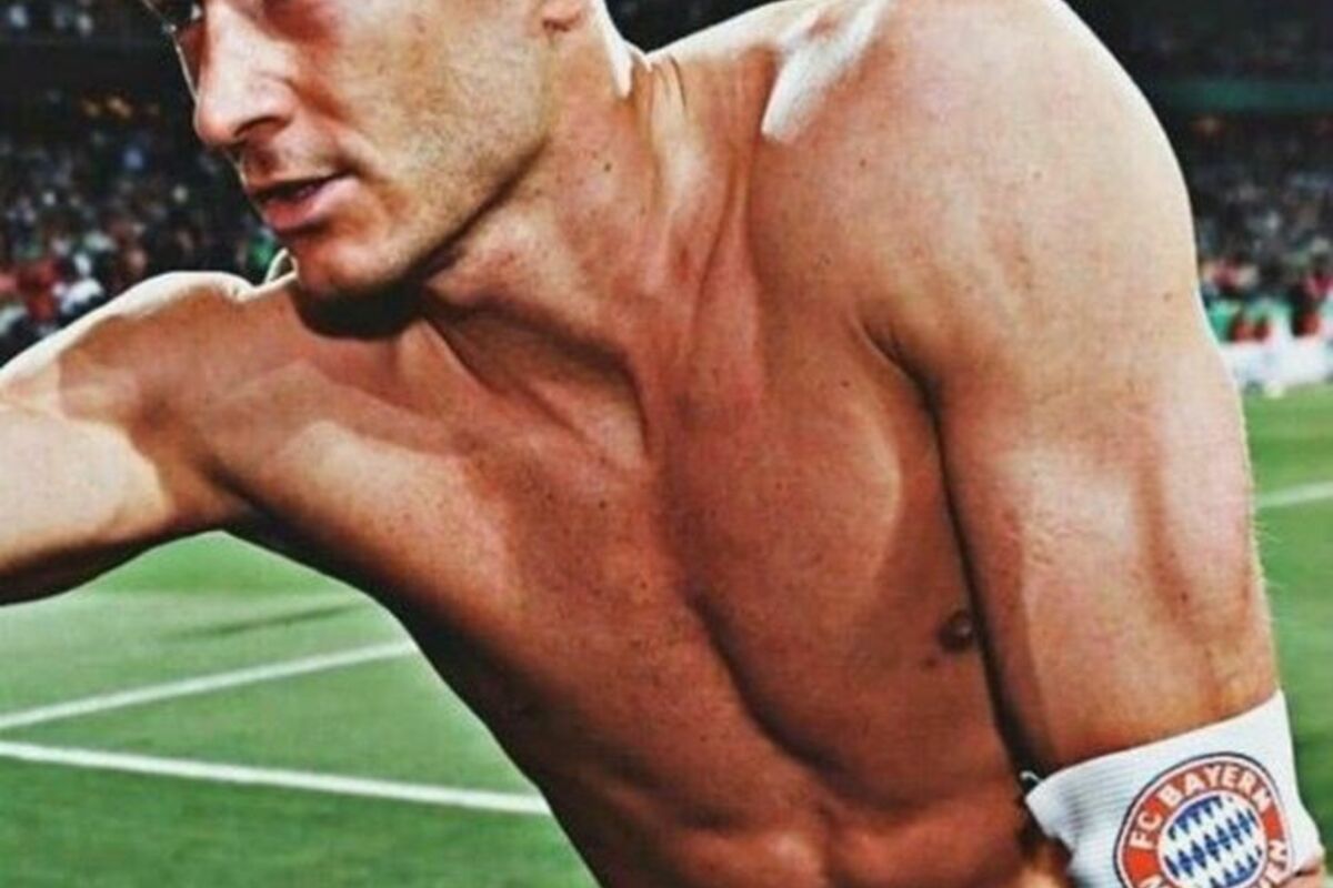 レヴァンドフスキの筋肉が凄い!筋トレ方法と食事メニュー・生活習慣を解説【画像】