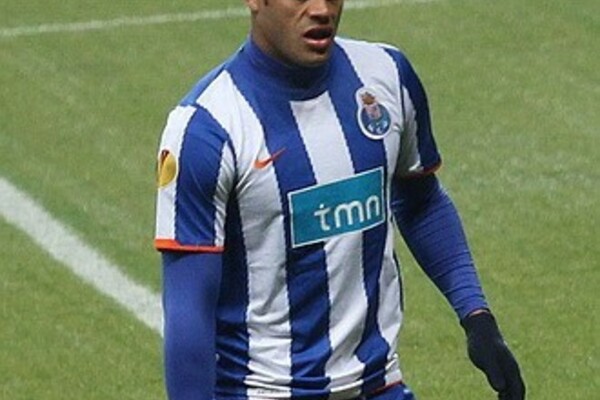 フッキの筋肉が凄い 元ブラジル代表の筋トレ 食事メニュー 生活習慣とは Activel