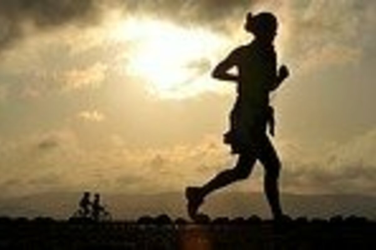正しいジョギングフォームで走る方法とは?長距離でも疲れにくい体を手に入れよう