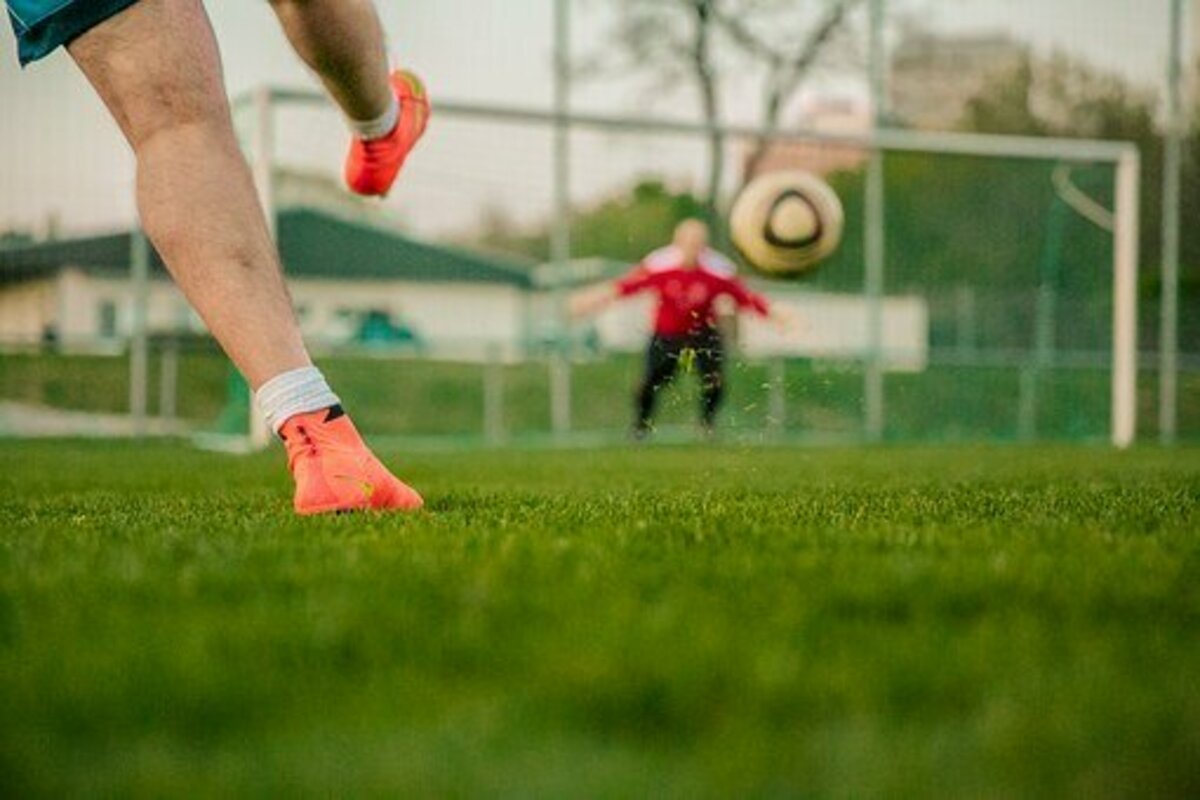 フリーキックの名手をランキング形式で10人選出!世界最高のキッカーとは?