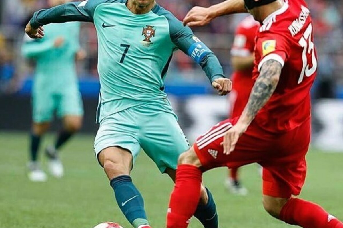 サッカーフォワード(トップ)の役割とは?基本的な動き方やコツ【ポジション】