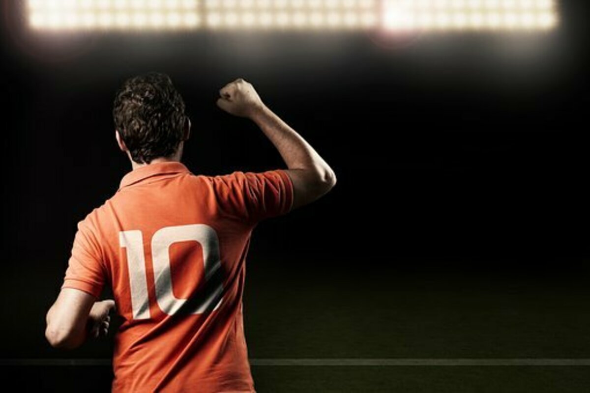 サッカーの10番の背番号が持つ意味とは?世界の10番をつけた選手も紹介