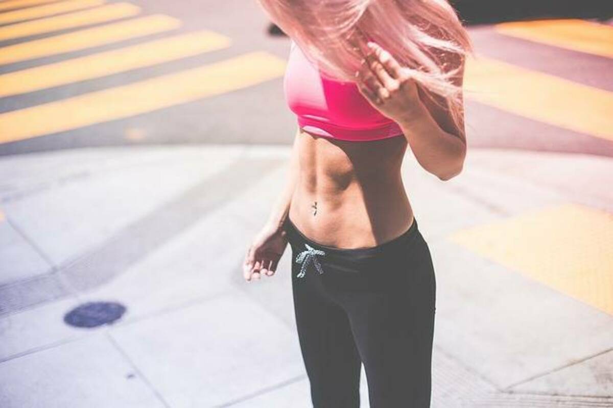 腹筋の筋トレ女性版!正しい鍛え方を学んでキレイになろう