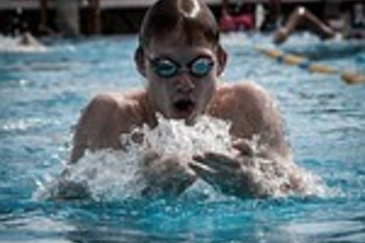 平泳ぎに必要な筋肉を鍛える筋トレ方法7選!速く泳げるようになろう
