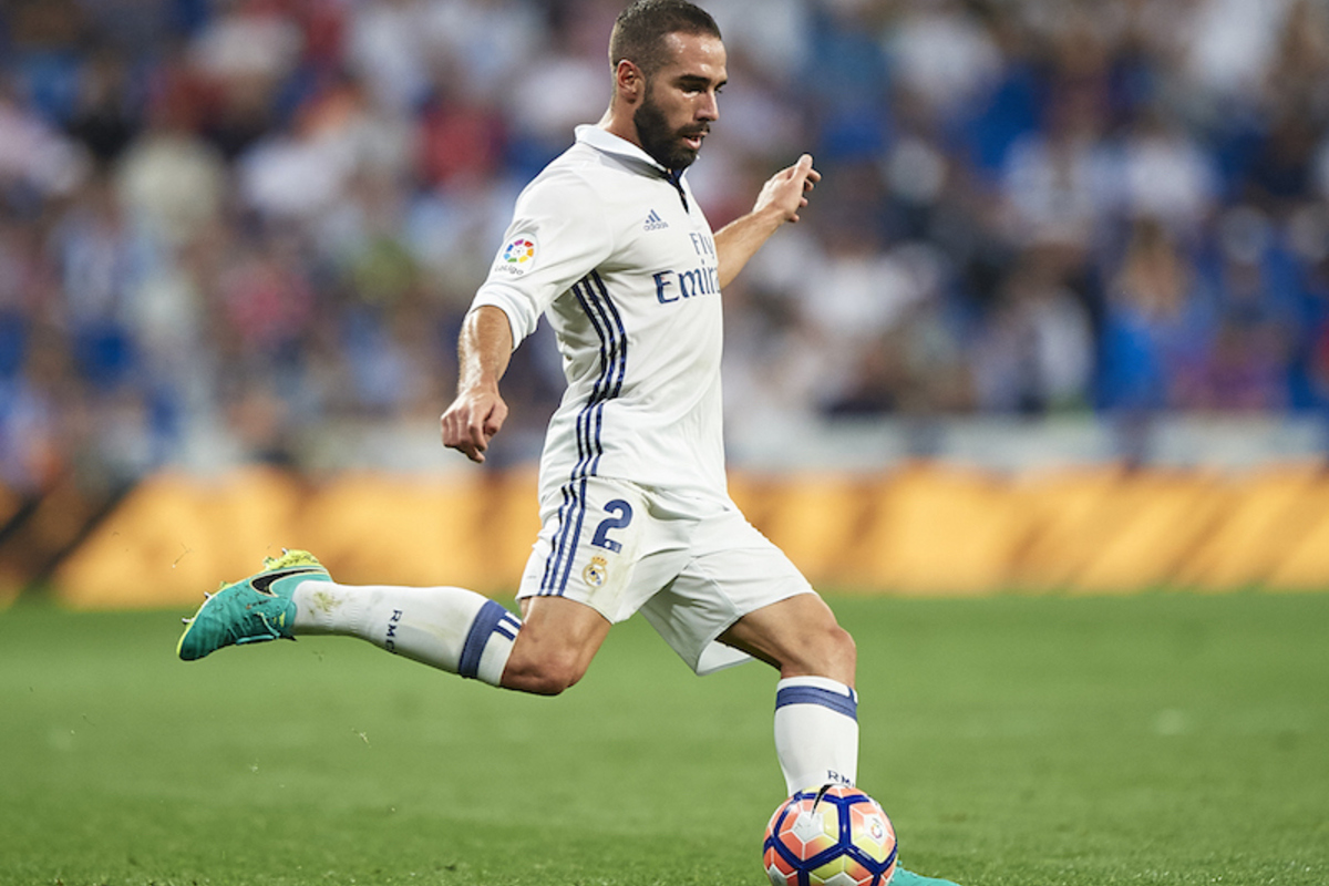 サッカーのセンタリングの蹴り方とは?クロスを上げるタイミングの重要性