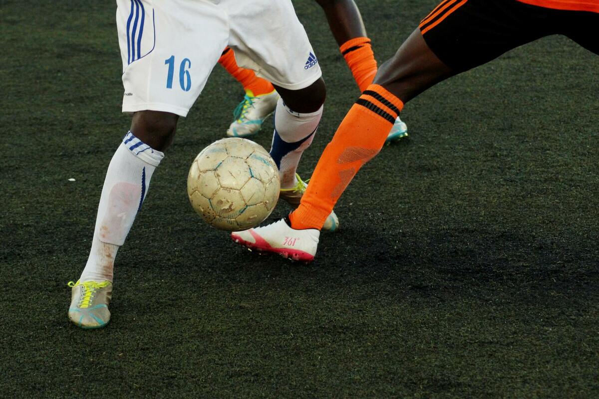 サッカーの足首をテーピングする効果とは?具体的なテーピング法を解説