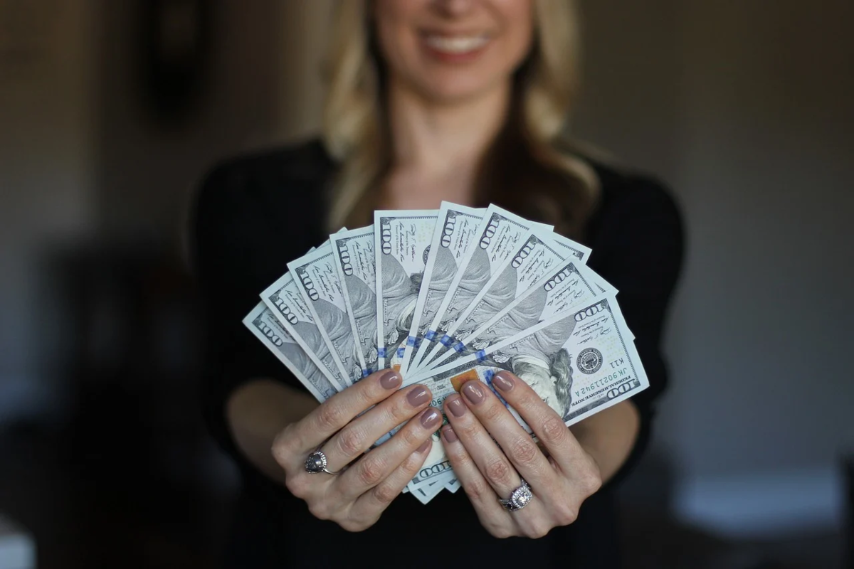 後悔なし!アラサー女性におすすめしたい、今やるべき10万円投資
