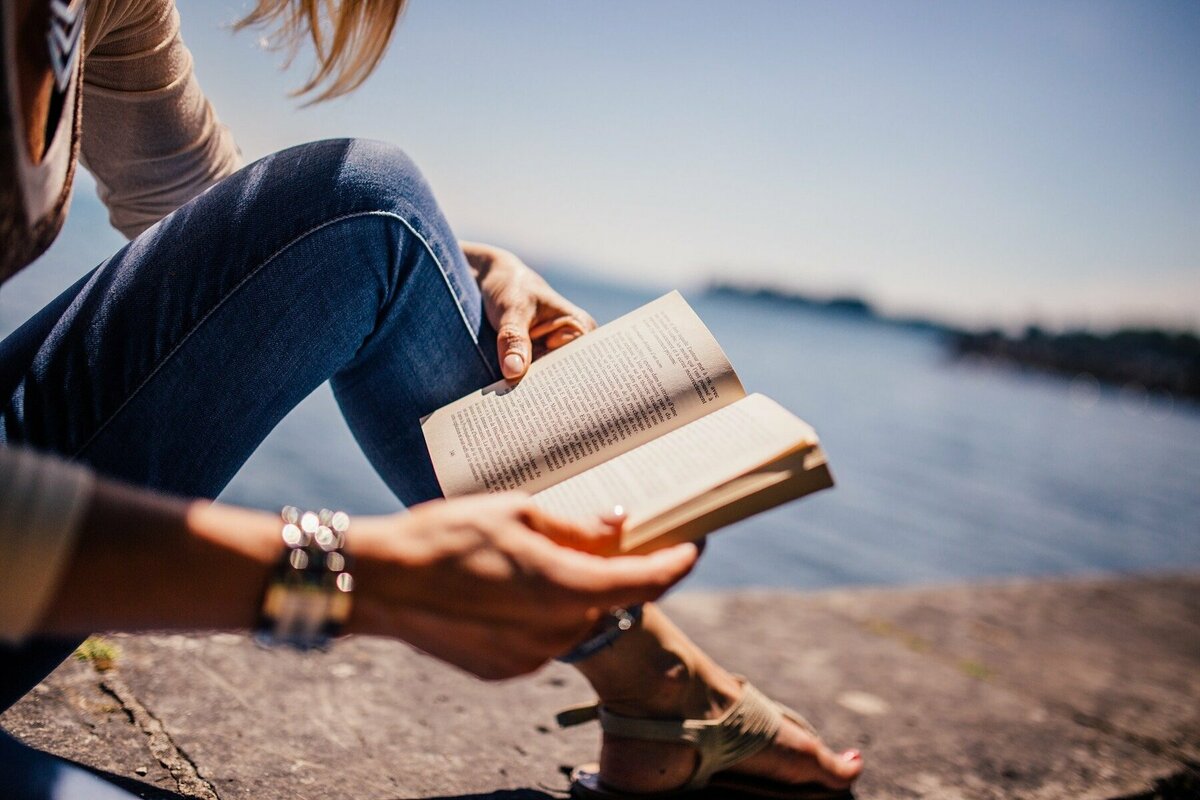 30代の女性に読んでほしい!大人の心に響くおすすめの小説をジャンル別にご紹介