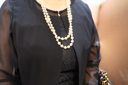 50代の叔母の結婚式の服装は？素材や色合いなどの選び方を紹介