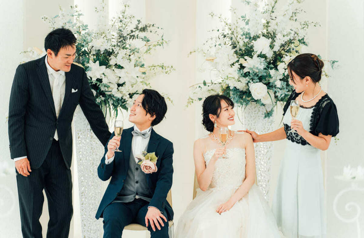 結婚式に参加する叔母