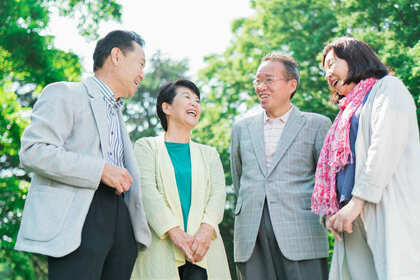 50代の同窓会の服装は？選び方や注意点、おすすめコーデを紹介