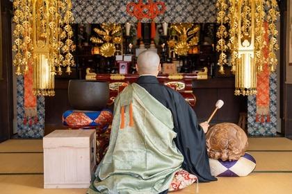 百箇日法要とは？必要なお布施や法要のマナーを解説
