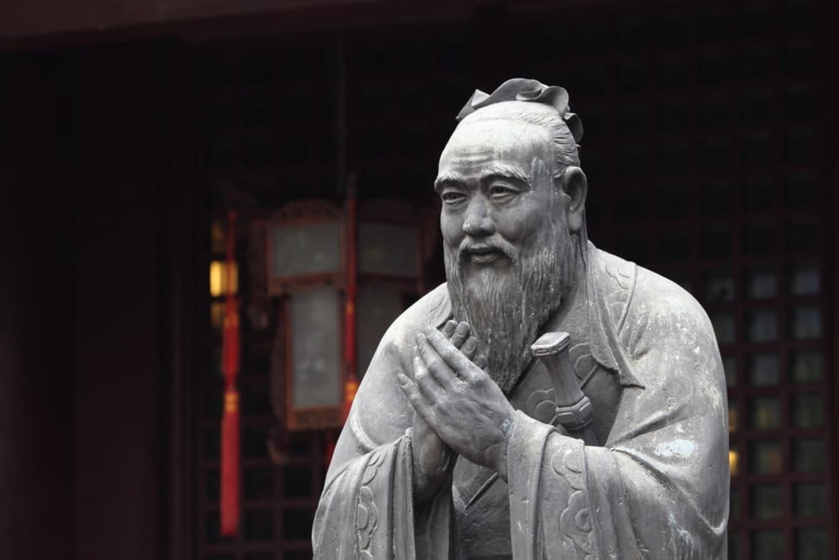 孔子の像