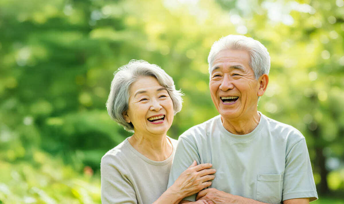 笑顔の老夫婦
