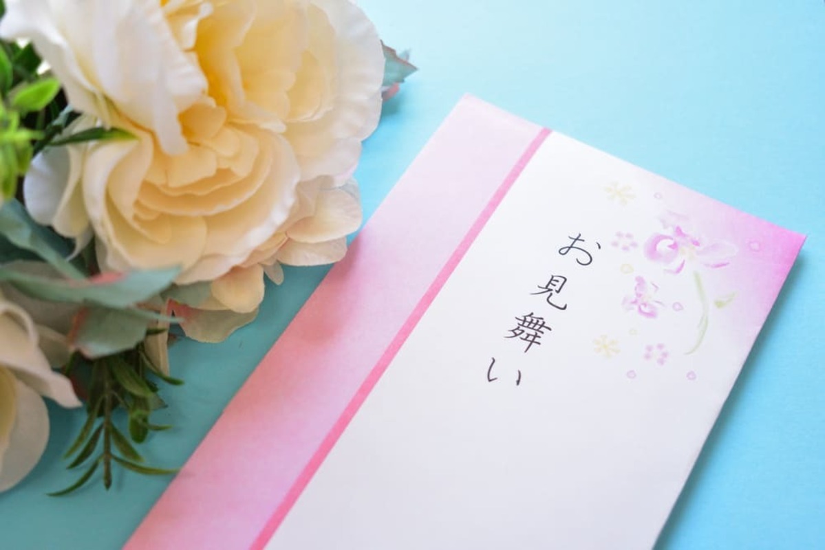 お見舞い金とお花