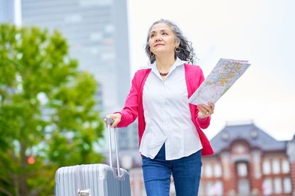 50代の女性の一人旅におすすめの場所10選！国内・国外別に紹介