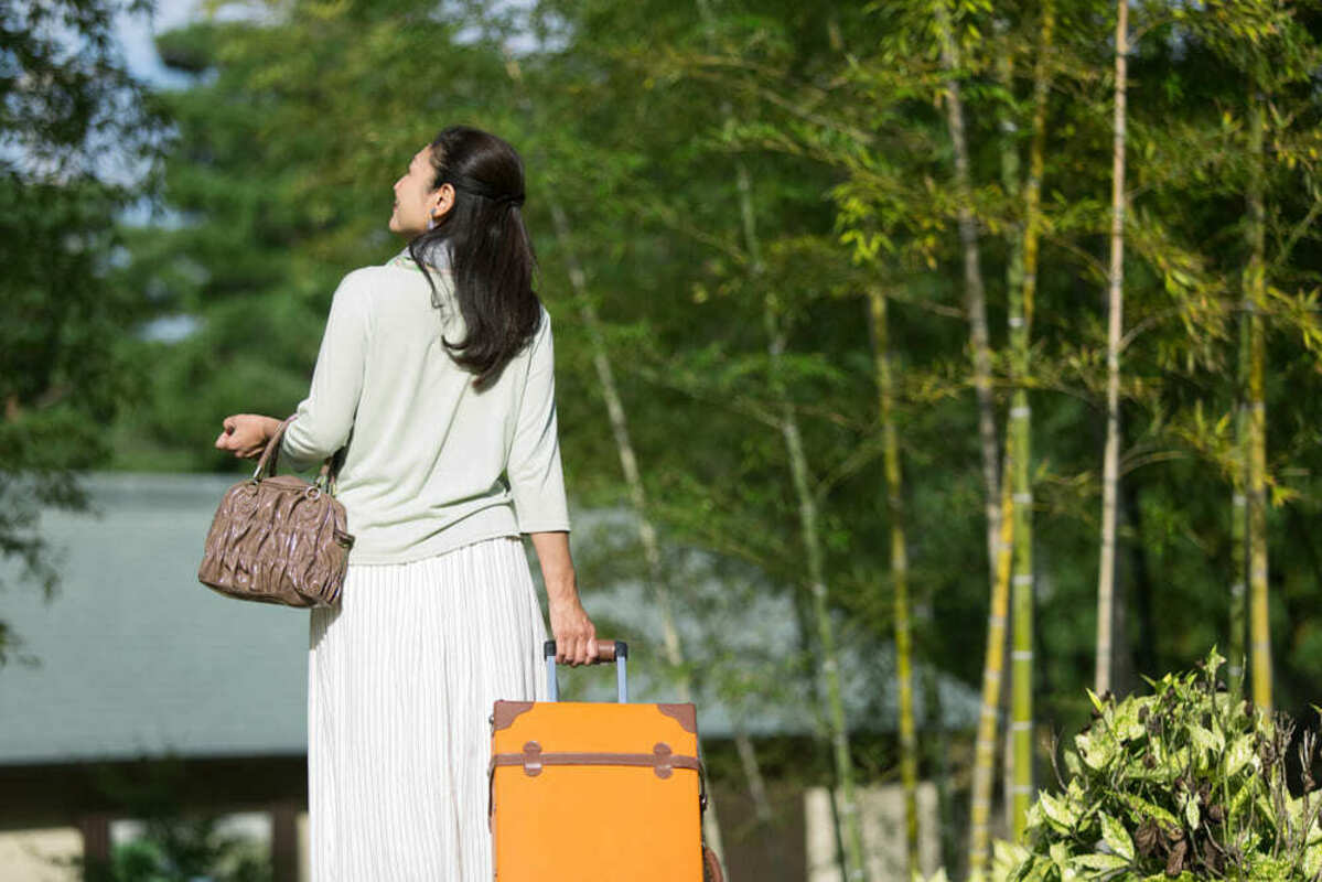 海外旅行を楽しむ50代女性