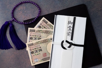 叔父の葬儀での香典の相場はいくら？年齢や故人との関係性から金額の目安を解説
