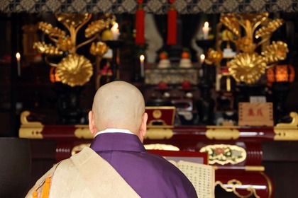 南無阿弥陀仏の意味とは？唱える理由から念仏の種類や宗派ごとの唱名まで分かりやすく解説