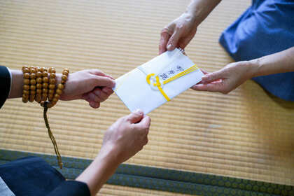 魂入れのお布施の金額は？魂入れのタイミングやお布施以外の費用も解説