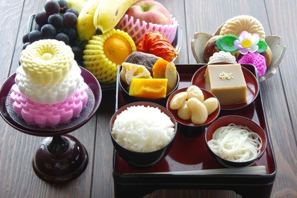 御霊供膳とは？どんなメニューがよい？避けるべき食材や料理の並べ方を宗派別に紹介