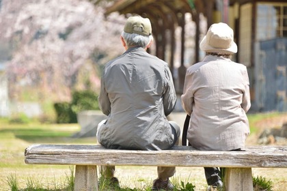 【子なし夫婦】老後に備えるべきリスクと対策とは？相続の手続きや資金の貯蓄方法も解説