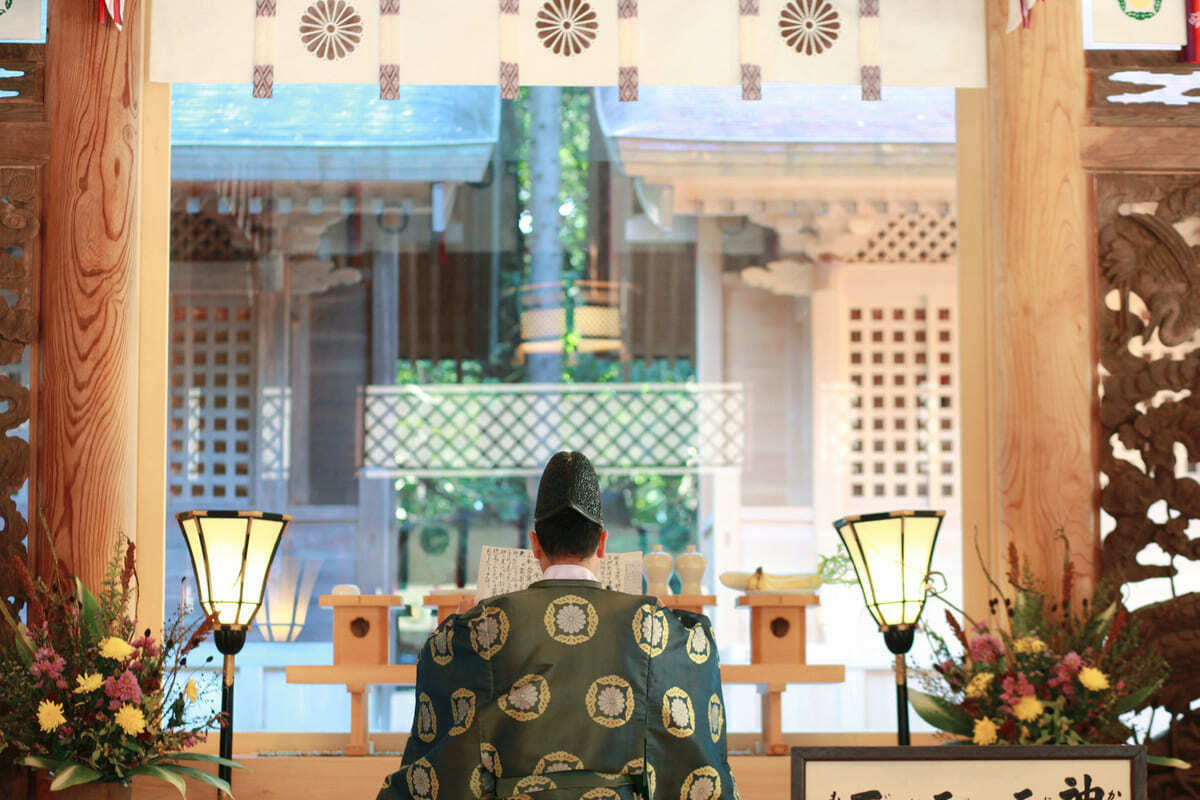 神式での法要は何をする？参列する際に知っておくべきマナーや法事の種類をご紹介