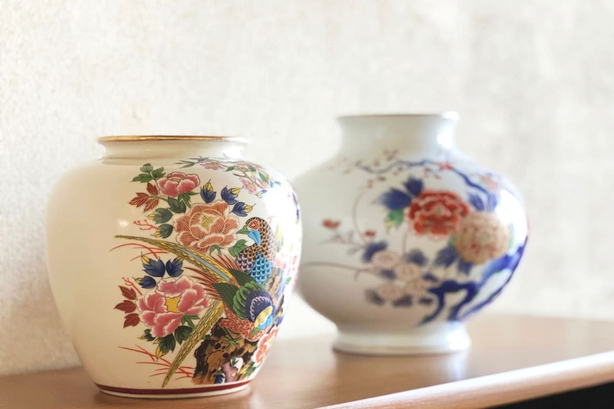 亡くなった人の物をもらう《形見分け》遺品を大切に遺すための手順やトラブル回避の方法