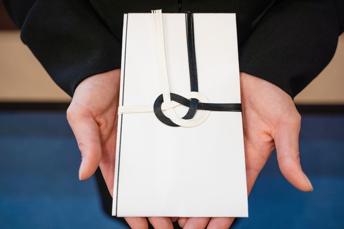 香典を送る時の手紙で使う「一筆箋」とは？書き方・例文・マナーを解説