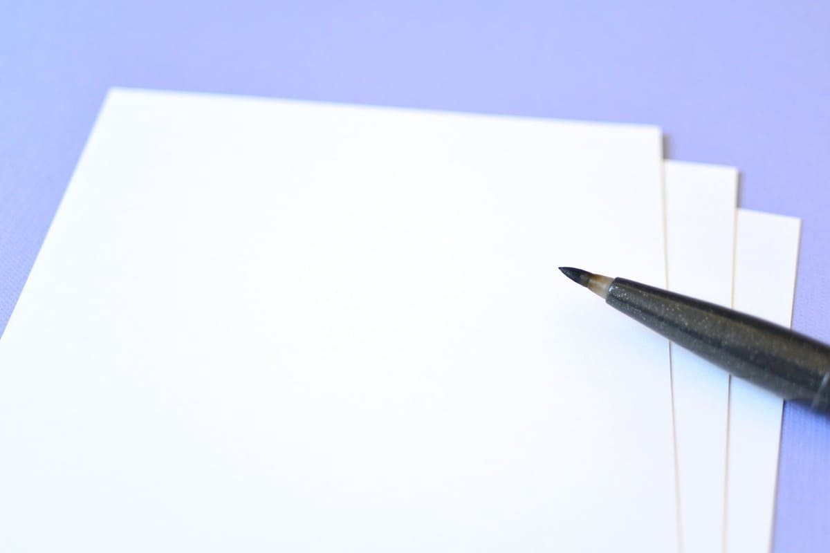 法要の案内状の書き方をご紹介。文例と使う封筒の種類を知っておこう