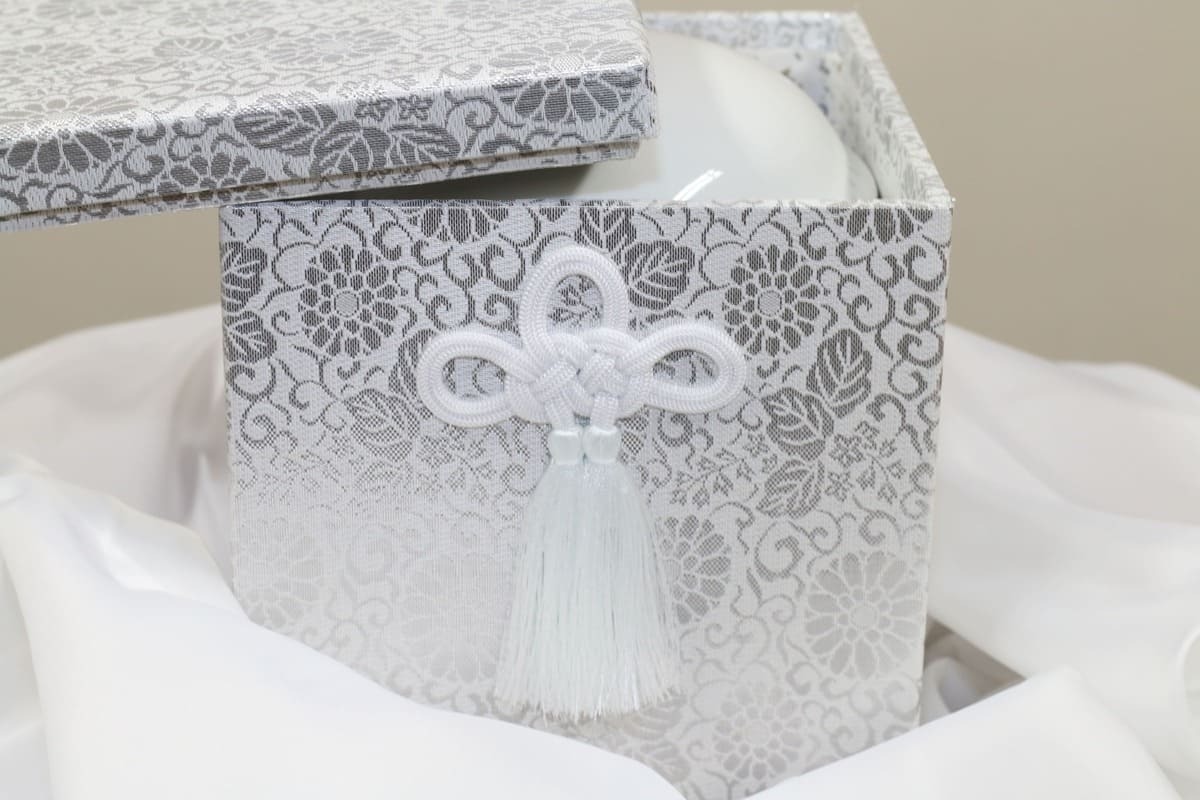 分骨は自分で行っても大丈夫?分骨のやり方や分骨をするタイミング、必要な手続きまで徹底解説