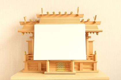 神式葬儀の玉串料とは？金額の相場や封筒の書き方、お金の包み方のマナーを徹底解説