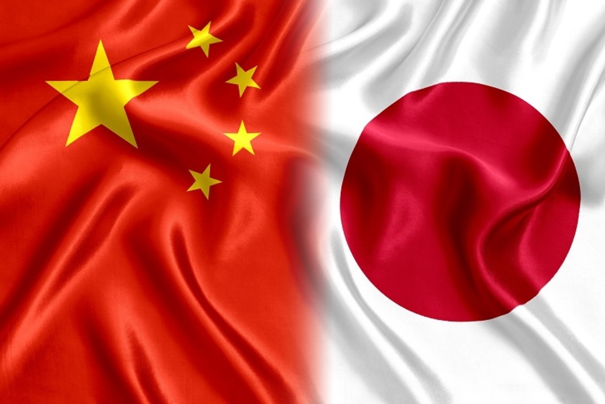 日本と中国　国旗