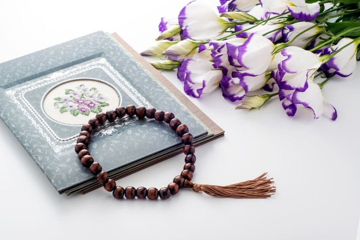 ご母堂を用いた弔電と数珠