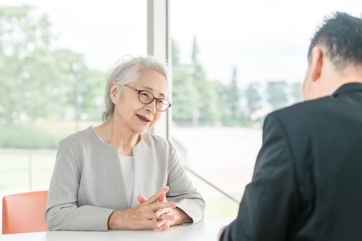 卒婚について相談する夫婦