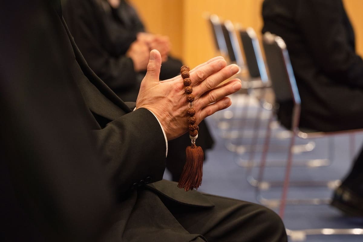 法要の日程はどう決める？実施時期の計算方法と準備しておくべきことを解説