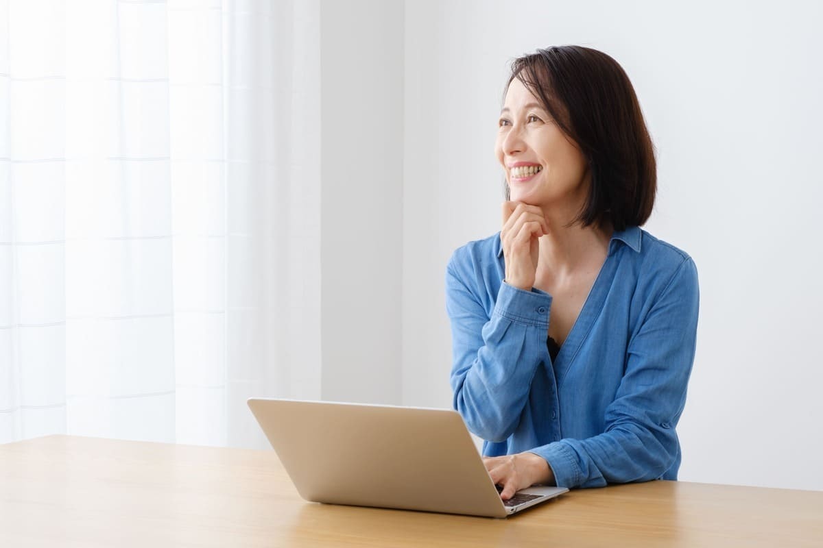 充実する50代一人暮らしの楽しみ方｜おすすめの趣味や老後生活の備えについて解説