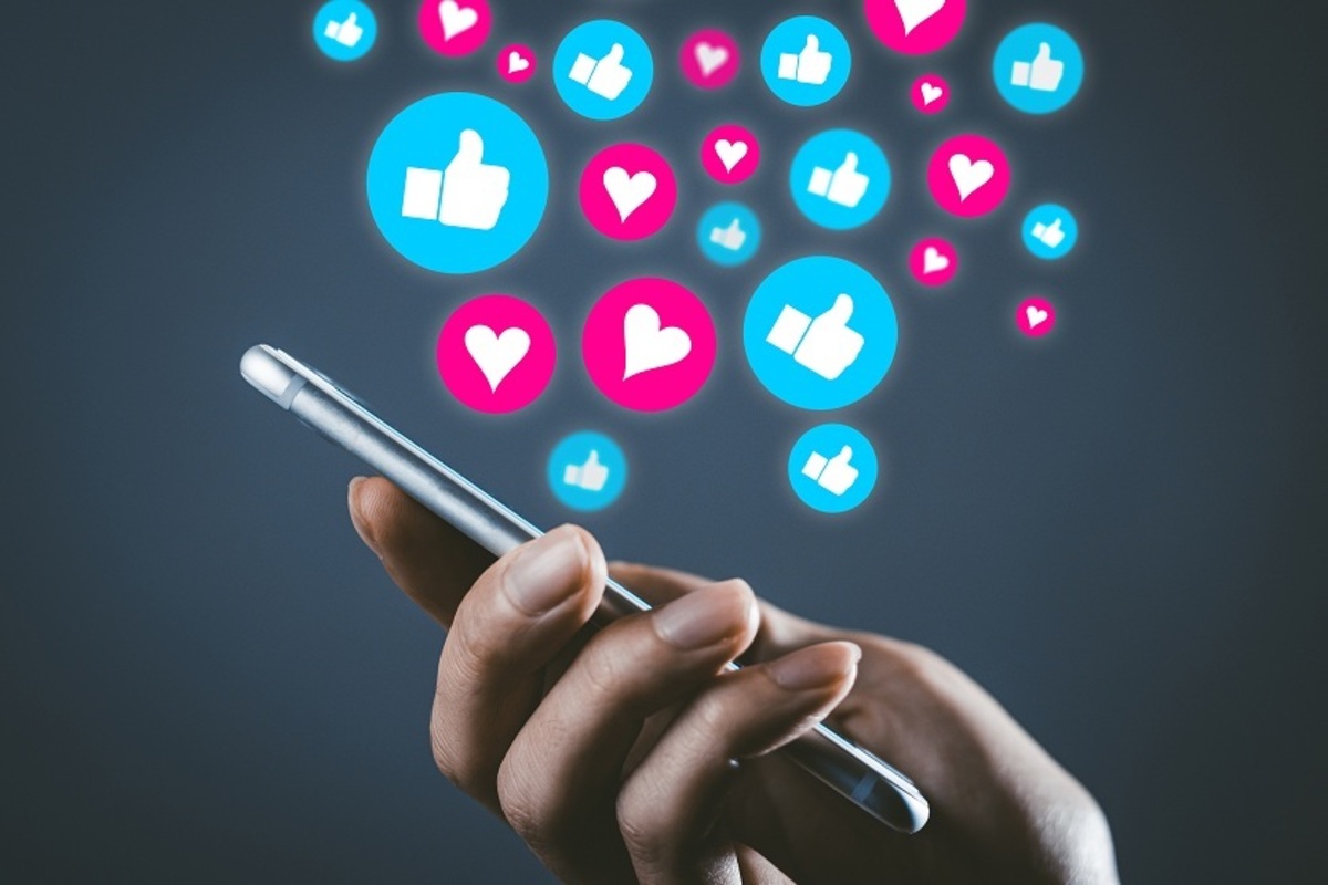 SNSで拡散　イメージ