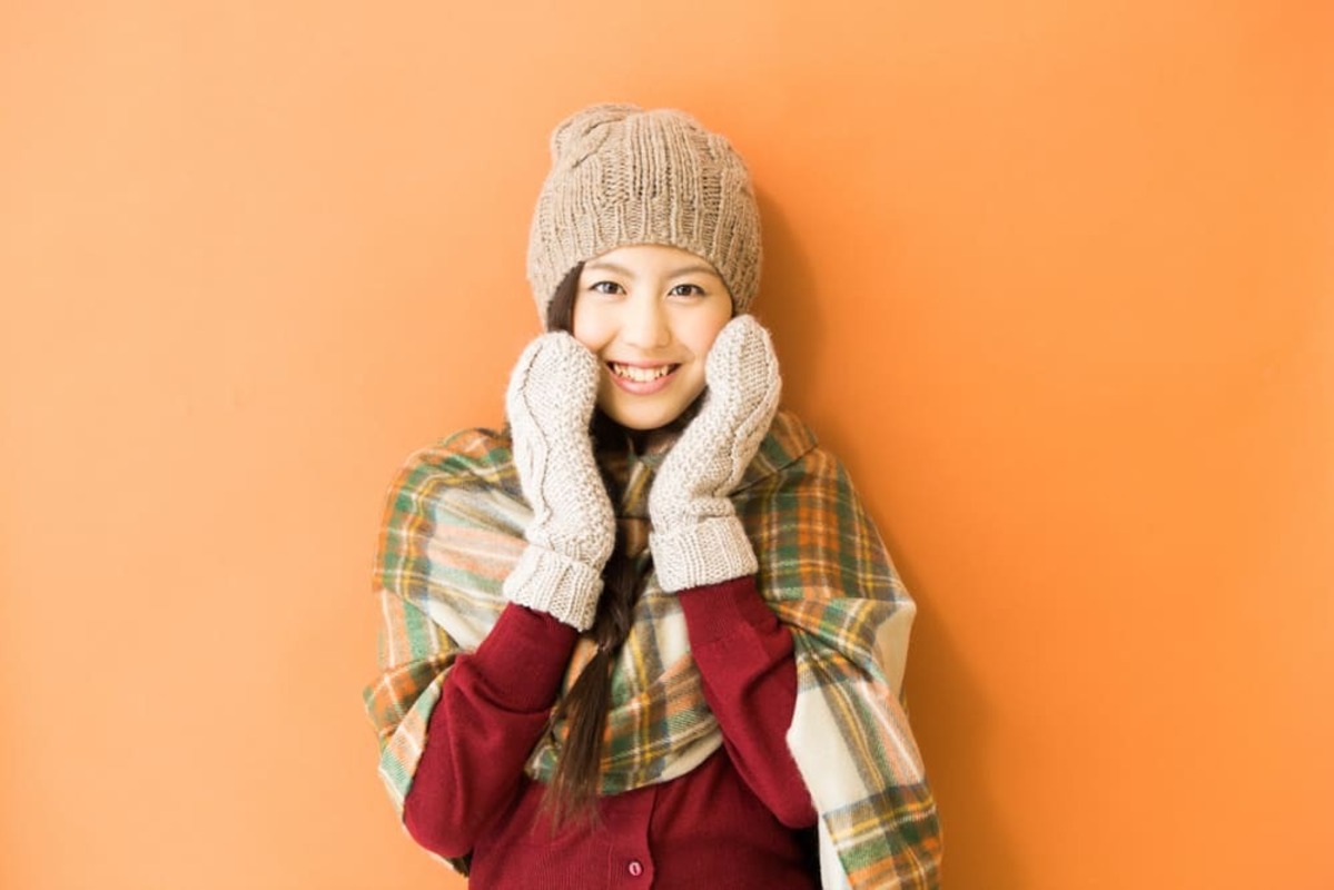 初詣の服装 防寒着の女性