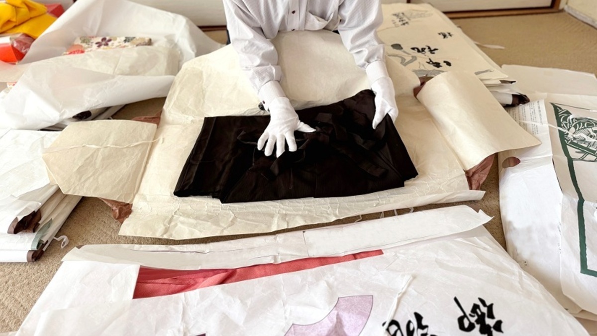 遺品整理　着物の整理　イメージ