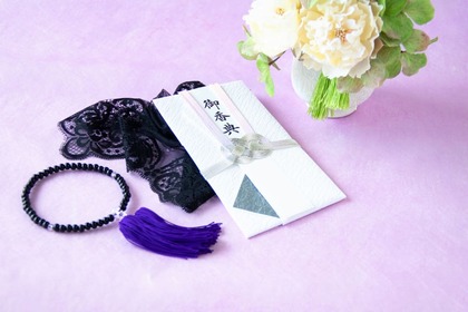 孫は香典を出さなくてよい？関係別の判断基準や包む場合の相場を解説