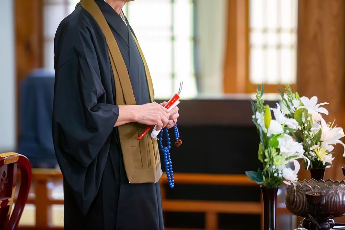 【必見】浄土真宗のお経の種類や意味とは？全文や大谷派と本願寺派の違いも紹介