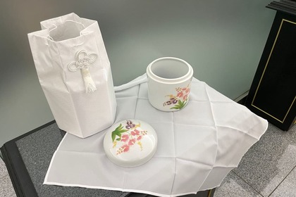 火葬後に行う「骨上げ」について解説｜事前に確認しておくべき手順やマナーとは