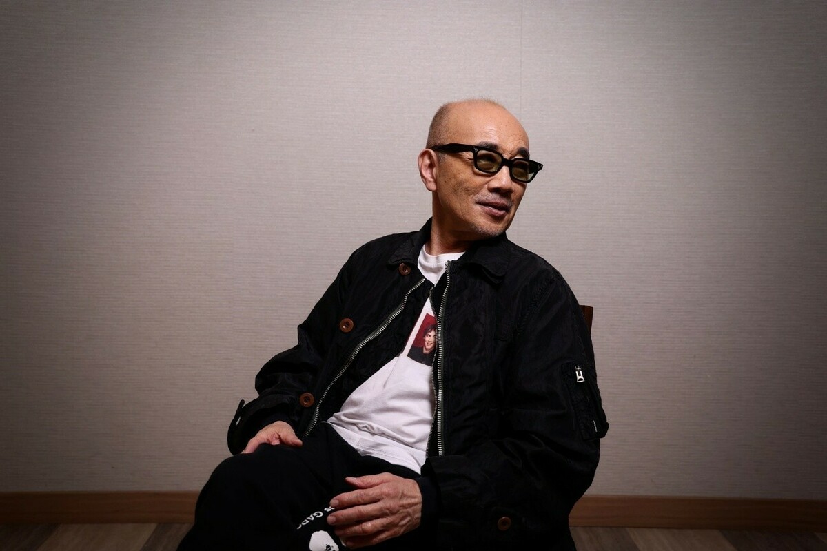 笑う竹中直人さん